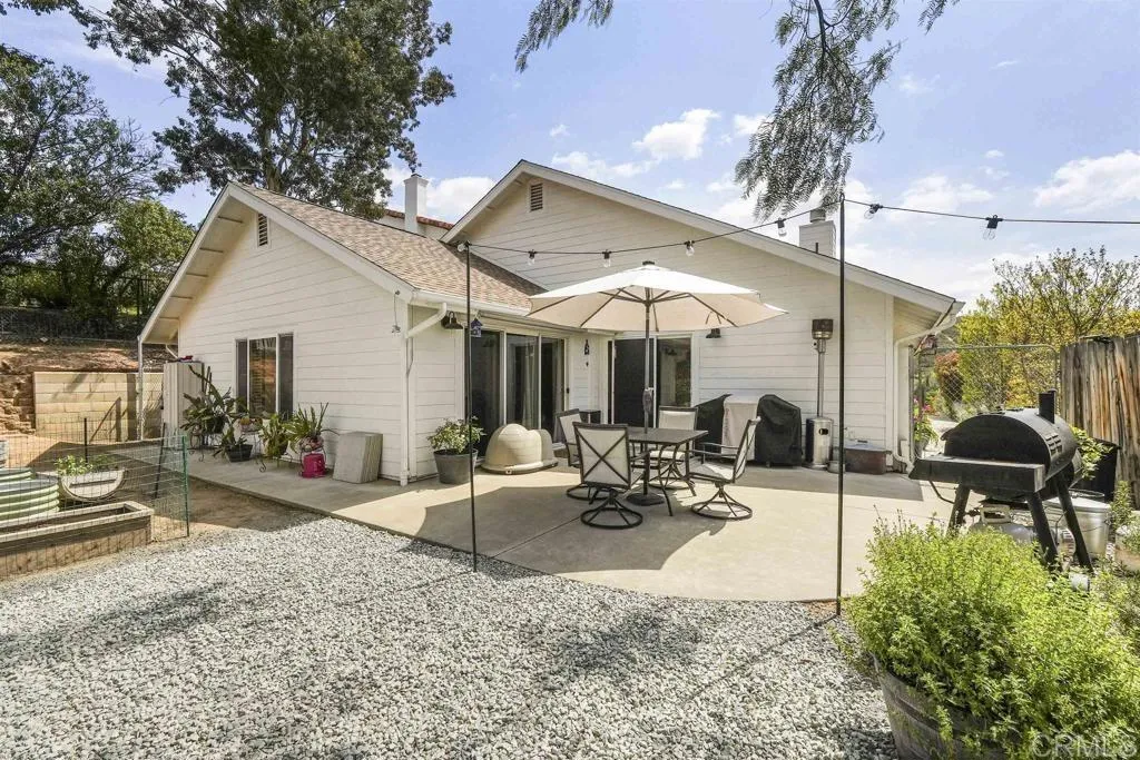 https://cdn.realtyfeed.com/cdn/127/306653335/6b8d870caac27000e1504af23007d8db.webp