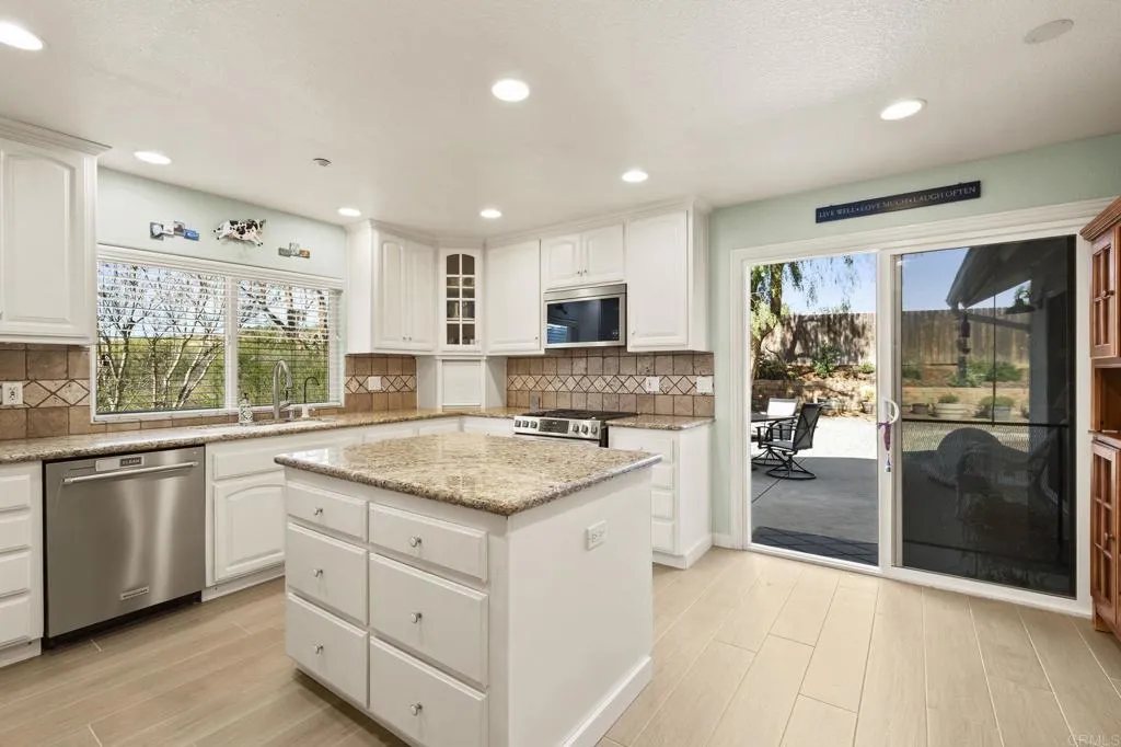 https://cdn.realtyfeed.com/cdn/127/306653335/c9cb6292b02812a3ac95f4b7594c30df.webp