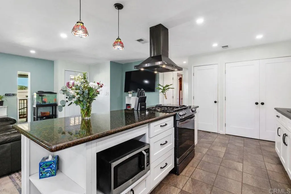 https://cdn.realtyfeed.com/cdn/127/306653346/917e8b3ac37175a14363c6ce176bab96.webp