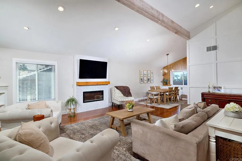 https://cdn.realtyfeed.com/cdn/127/306653360/4288035864000751f170be7ee2751e97.webp