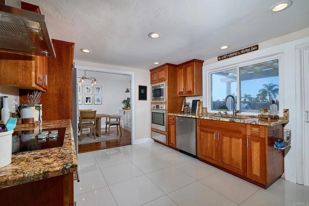 https://cdn.realtyfeed.com/cdn/127/306653360/a37adc971a9f9f947f735cd314a1e13e.webp