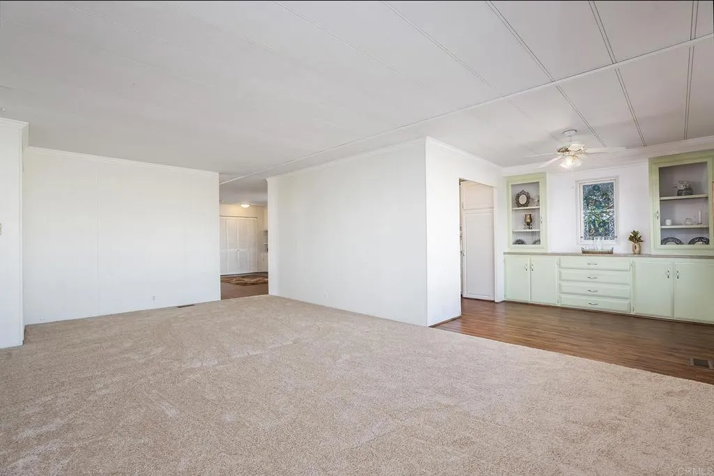 https://cdn.realtyfeed.com/cdn/127/306653416/08d2422b299a3a5e976986be7492f76e.webp