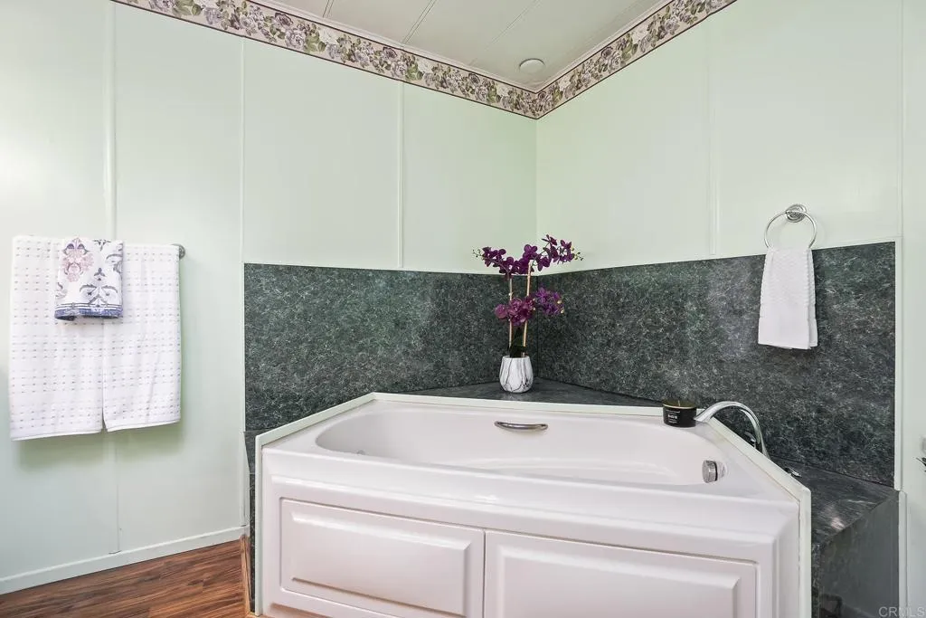 https://cdn.realtyfeed.com/cdn/127/306653416/32cffeeded4ad2a656d52905d5c2e115.webp