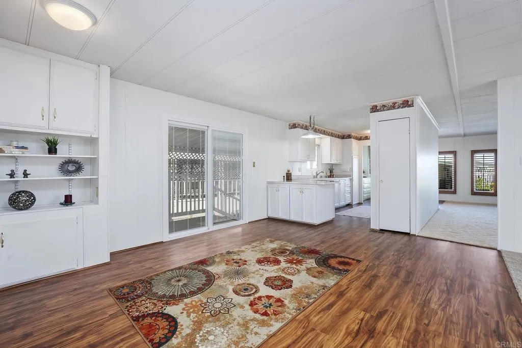 https://cdn.realtyfeed.com/cdn/127/306653416/3a0fa98f535d8d5af0e28d71b22b6e18.webp