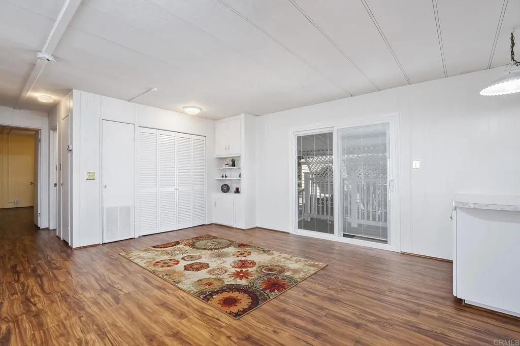 https://cdn.realtyfeed.com/cdn/127/306653416/8667daf067f4b25306bac5a279388ba7.webp