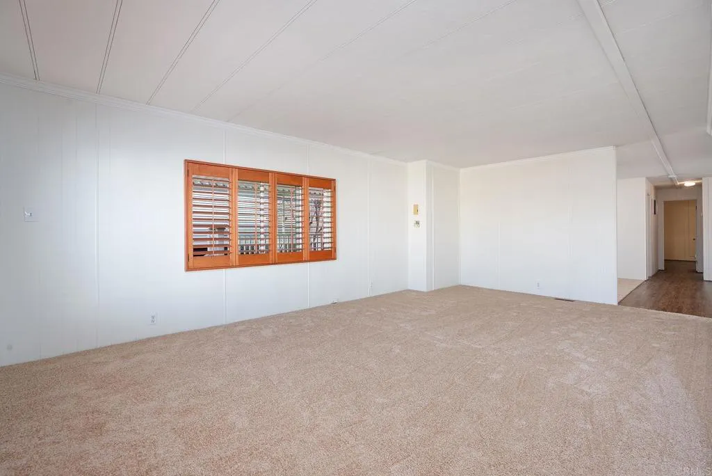 https://cdn.realtyfeed.com/cdn/127/306653416/8cb404abcdf10de802734424fcb2f5f8.webp