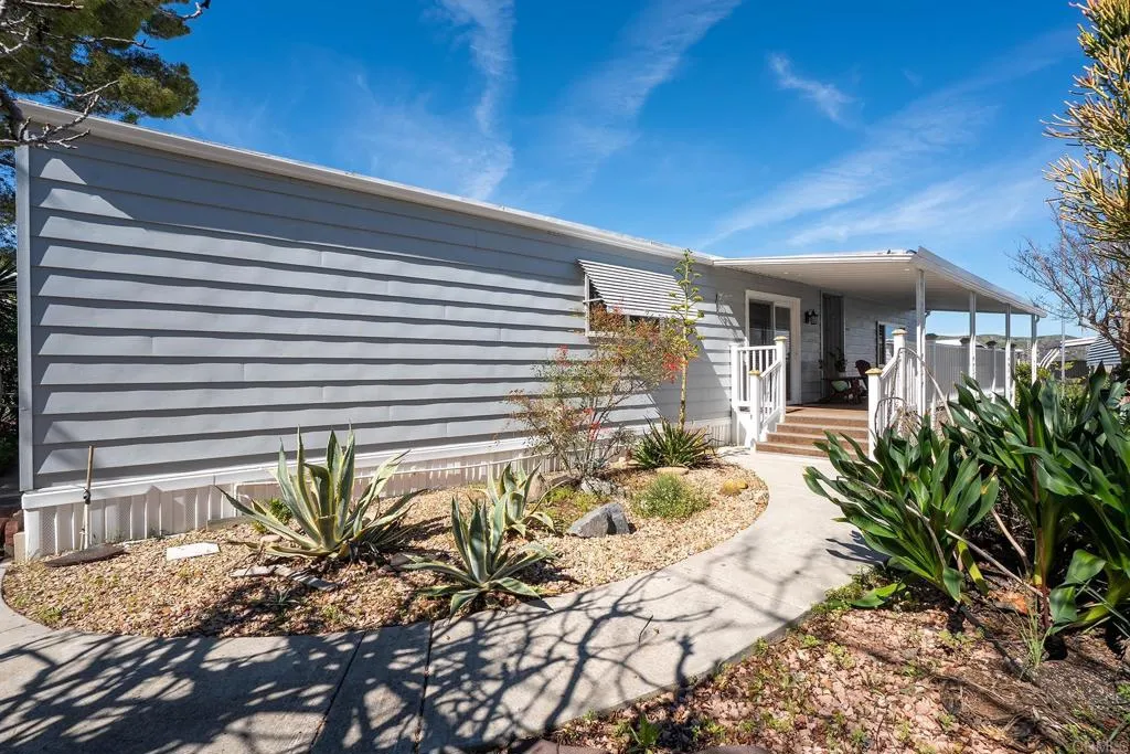 https://cdn.realtyfeed.com/cdn/127/306653416/ab145c922839ffde871ecd95a56a7f3b.webp