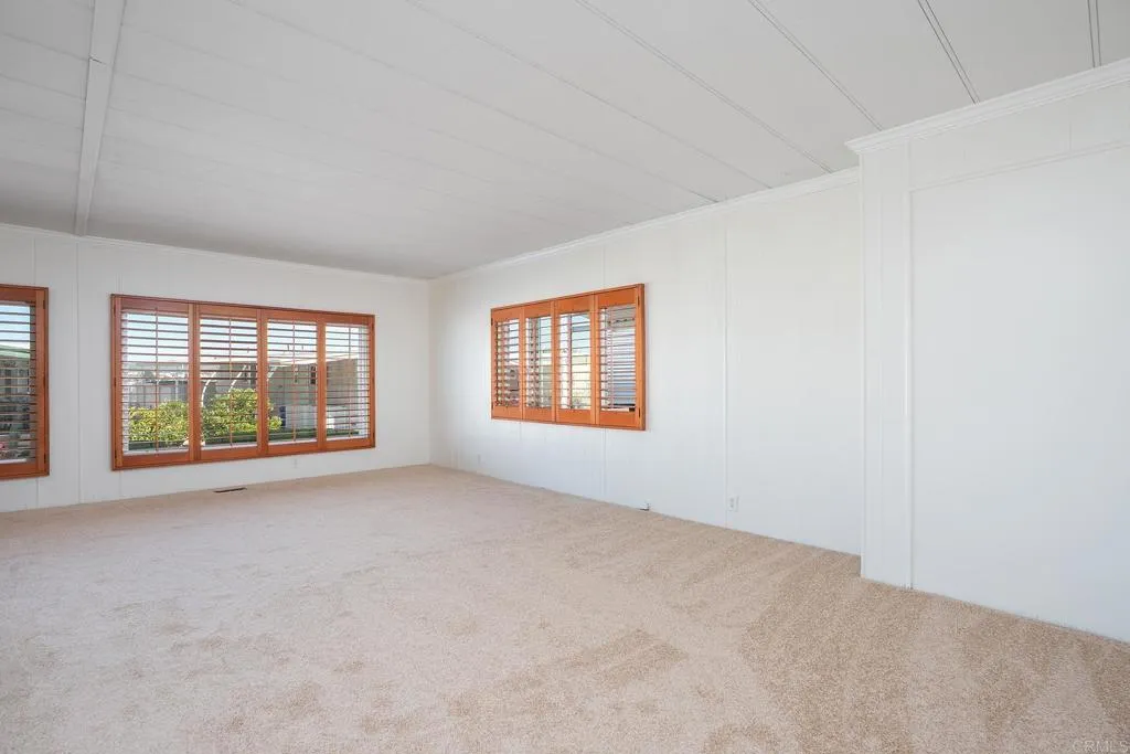 https://cdn.realtyfeed.com/cdn/127/306653416/ae2cfaeb53a6ad121a3d8a217075eb9f.webp