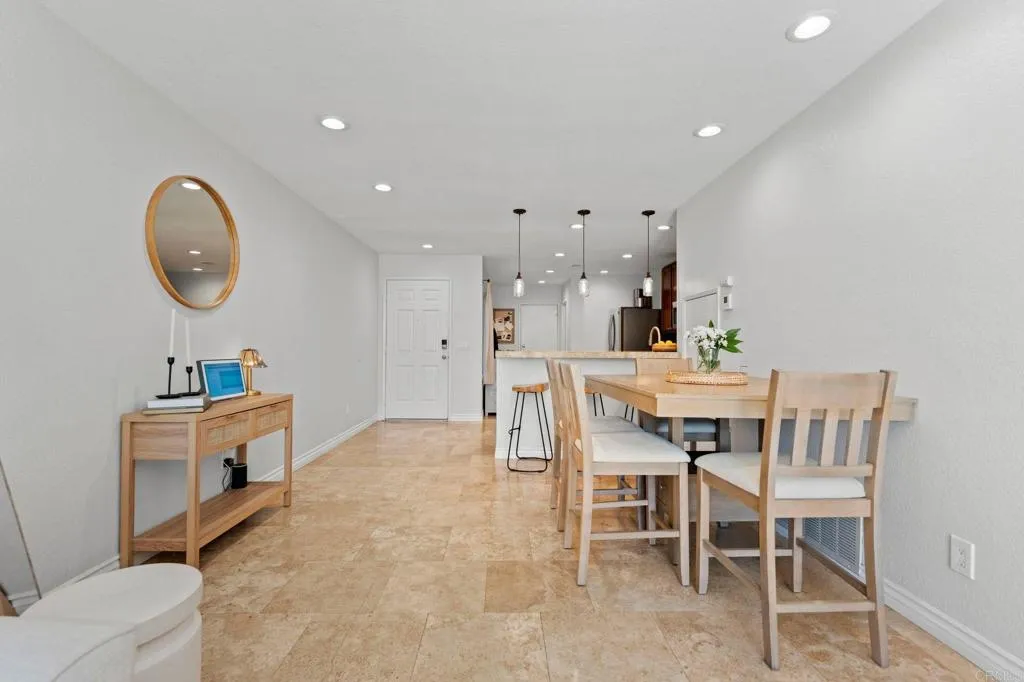 https://cdn.realtyfeed.com/cdn/127/306653424/33aaf0680b46e13b7a8170d483fe4dea.webp