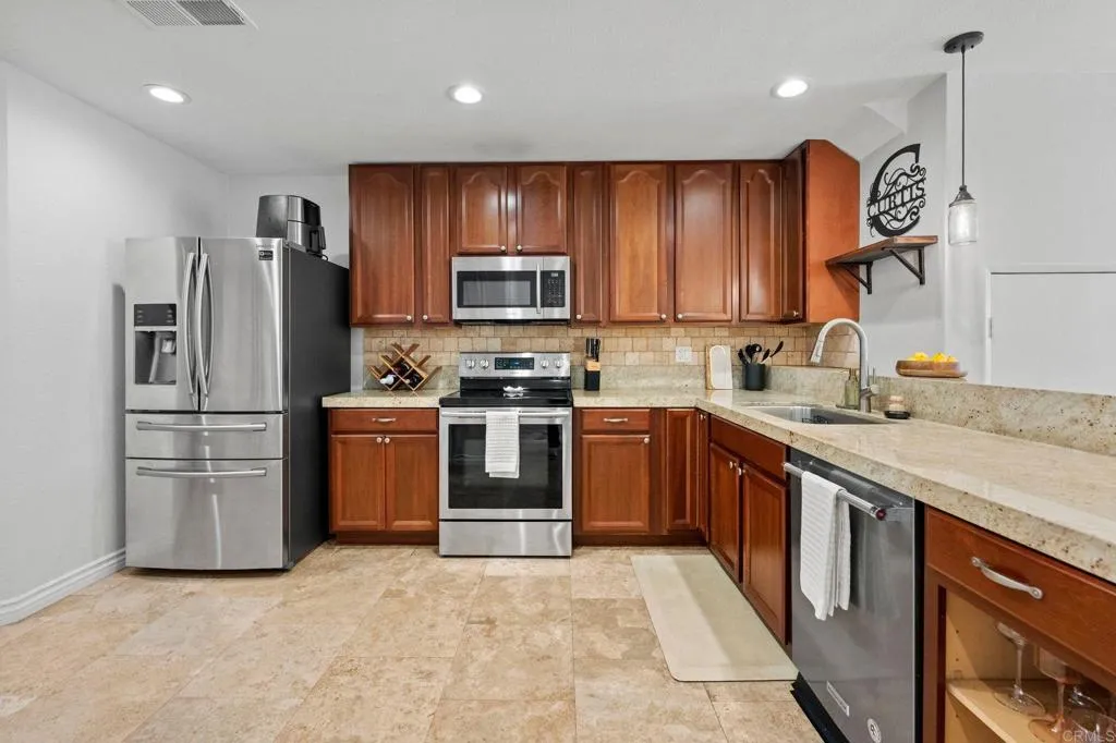 https://cdn.realtyfeed.com/cdn/127/306653424/cfc5448015f6c180444874f1f6343548.webp