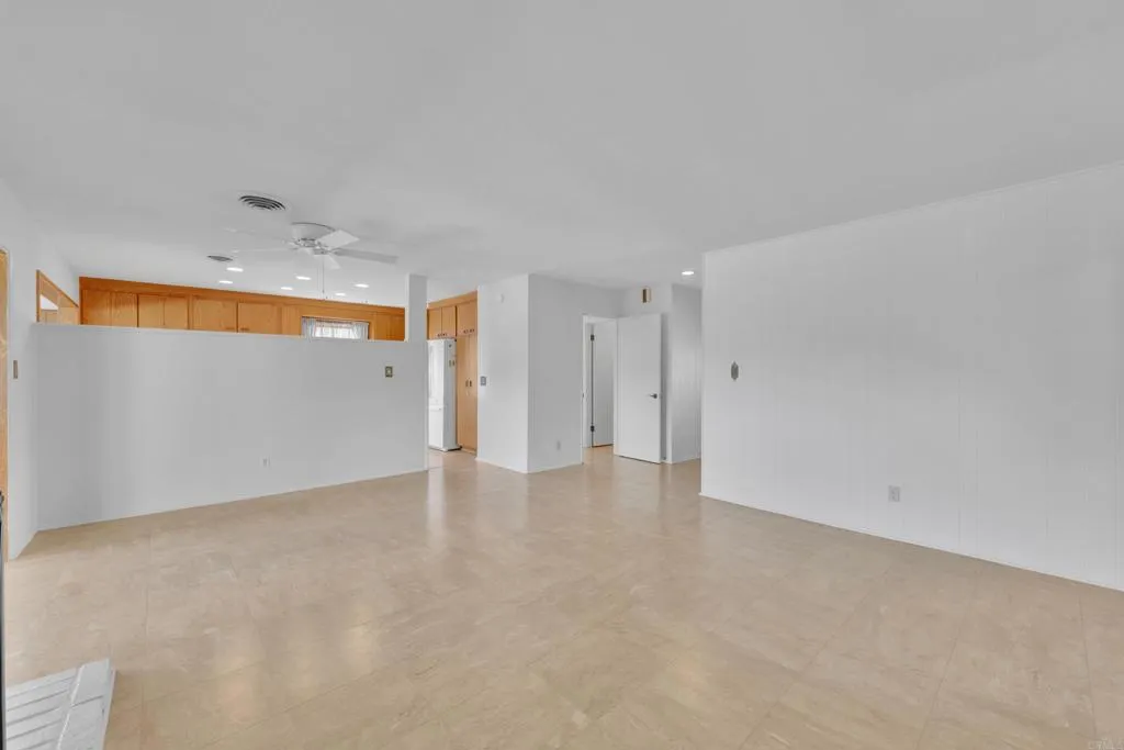 https://cdn.realtyfeed.com/cdn/127/306653433/4e3859421dc50188f353c17df2893305.webp