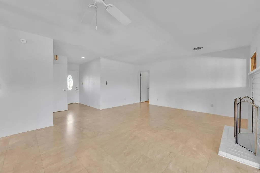 https://cdn.realtyfeed.com/cdn/127/306653433/b73aeb20fba629e3b963e2ad63826ef7.webp