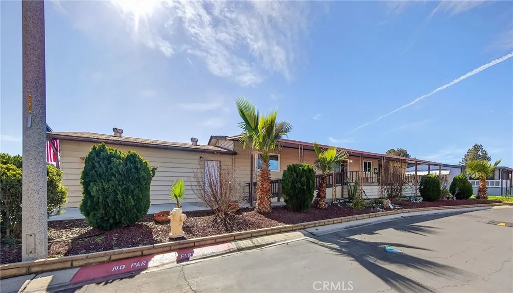 1207 Sorrel Drive, Hemet, CA 92545 - Photo 3 of 33, Hemet, CA