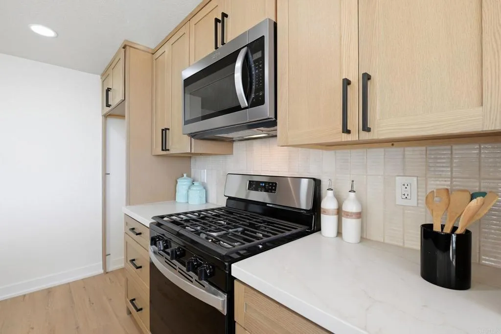 https://cdn.realtyfeed.com/cdn/127/306653479/27fbad788ef430312ca44659361a7358.webp