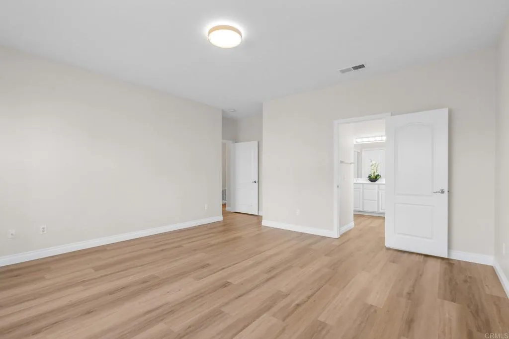 https://cdn.realtyfeed.com/cdn/127/306653496/18847d88e32f09c8091bc35019415136.webp