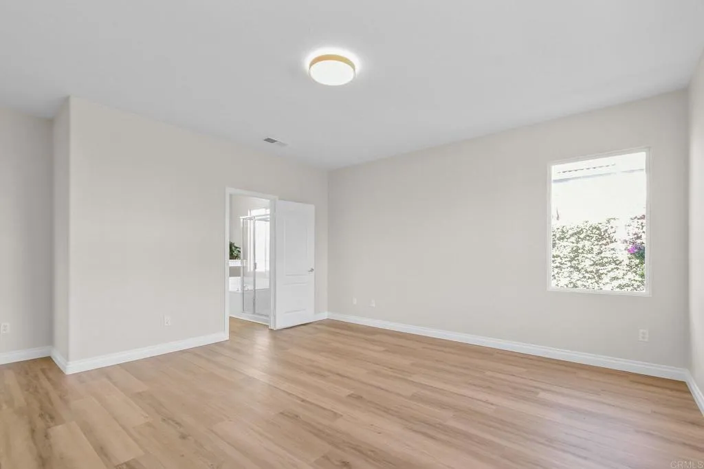 https://cdn.realtyfeed.com/cdn/127/306653496/c2ceb92c741bb1c18aa759b19d544042.webp