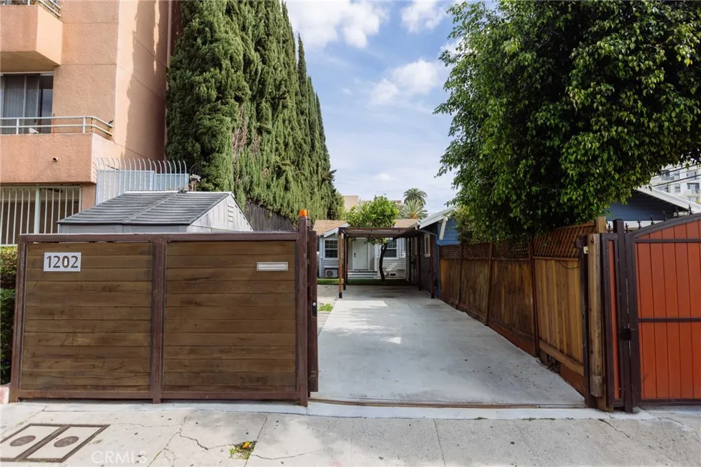 1202 N Las Palmas, Los Angeles, CA 90038 - Photo 2 of 22, Los Angeles, CA