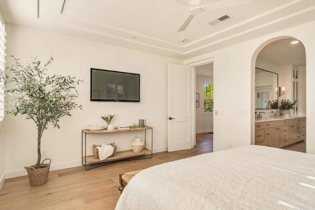 https://cdn.realtyfeed.com/cdn/127/306653556/229cbaa1988c6c04e18f74493af5f14f.webp