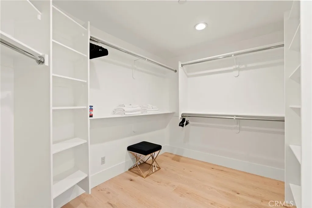 https://cdn.realtyfeed.com/cdn/127/306653639/0727144da572c3672ab42658b9edaf87.webp