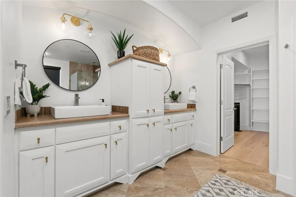 https://cdn.realtyfeed.com/cdn/127/306653639/5c41608981922c98d91b35d434edc391.webp
