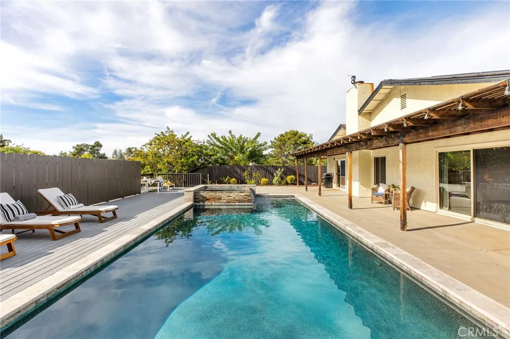 https://cdn.realtyfeed.com/cdn/127/306653647/75c59d25df44e96ad14f0a357675f869.webp