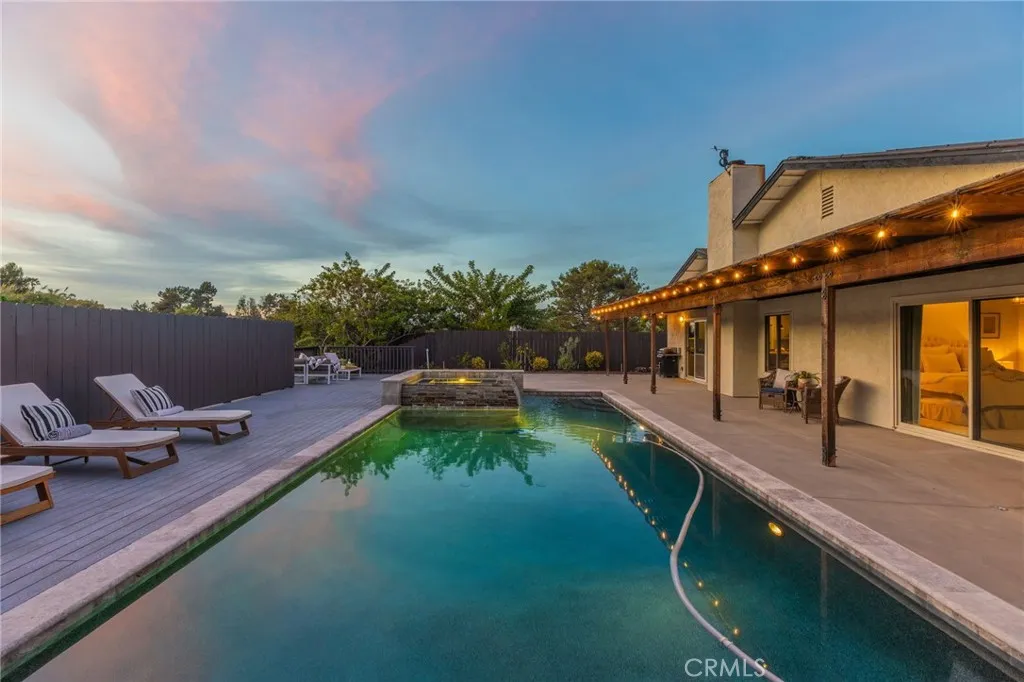 https://cdn.realtyfeed.com/cdn/127/306653647/76b8974e3143b73830a30ff881f7298c.webp