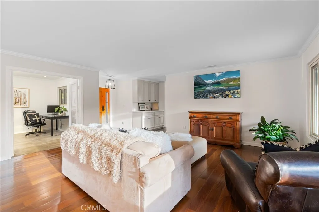 https://cdn.realtyfeed.com/cdn/127/306653647/f86c654035ce9d4c16298432ee990864.webp