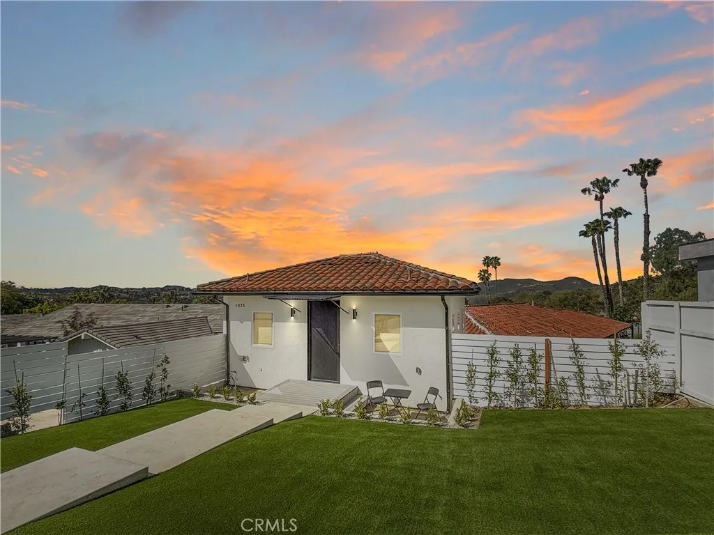 1325 Camino Cristobal, Thousand Oaks, CA 91360