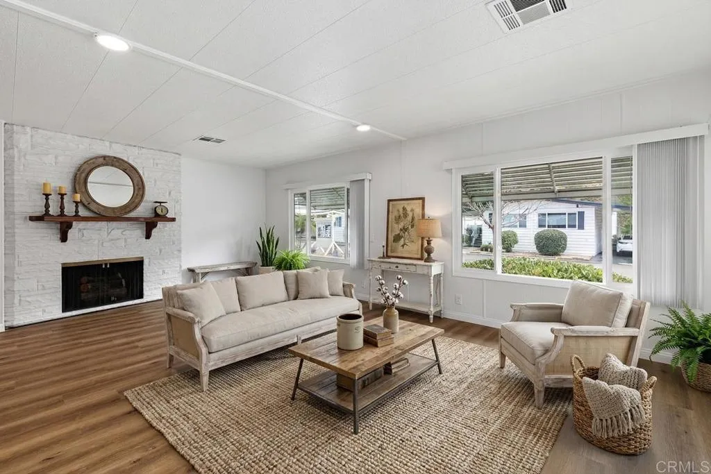 https://cdn.realtyfeed.com/cdn/127/306653665/b657754dfafb5f9eafbc8da966f25d5d.webp