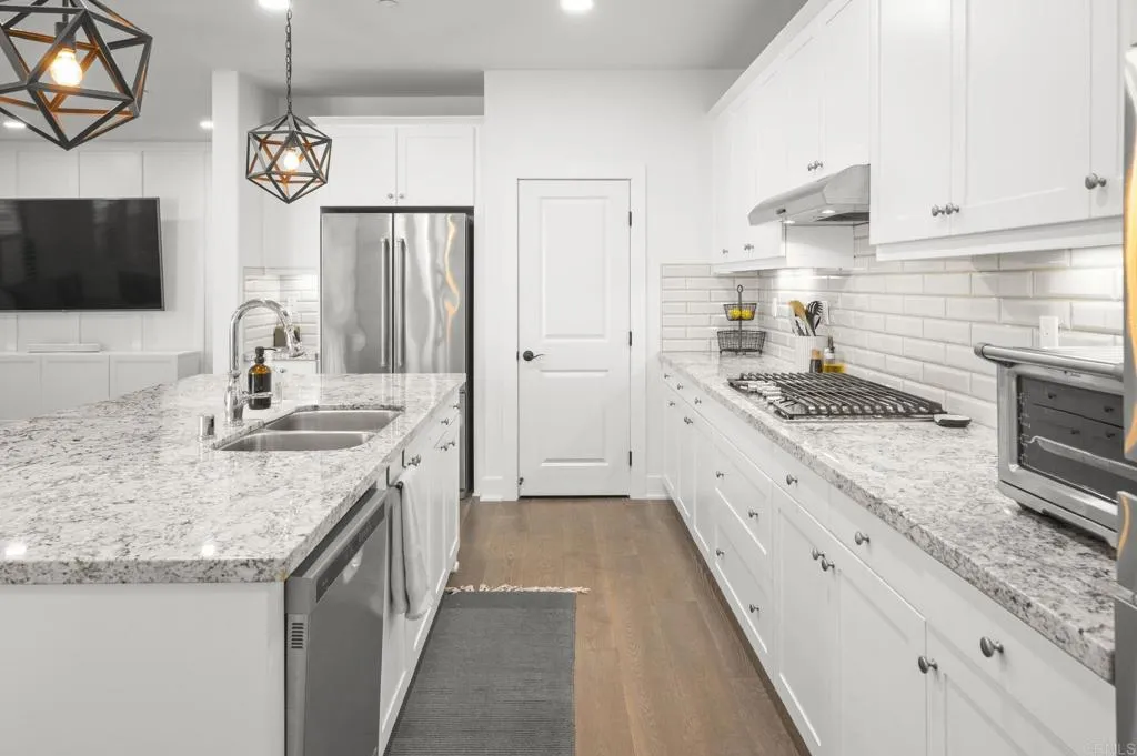 https://cdn.realtyfeed.com/cdn/127/306653685/9341671e62b0e8b33769291a931cbe2b.webp