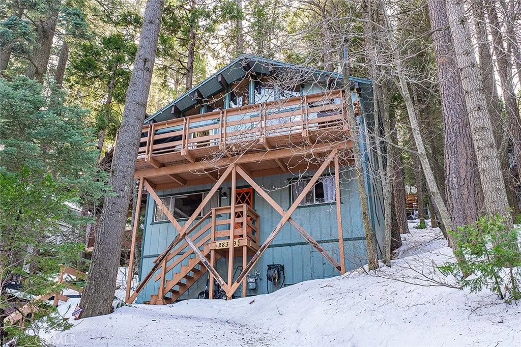 28349 Larchmont Lane