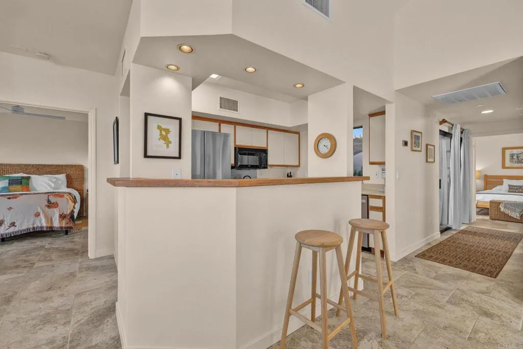 https://cdn.realtyfeed.com/cdn/127/306653750/31061354d3b93611a850a38c874cd8d7.webp