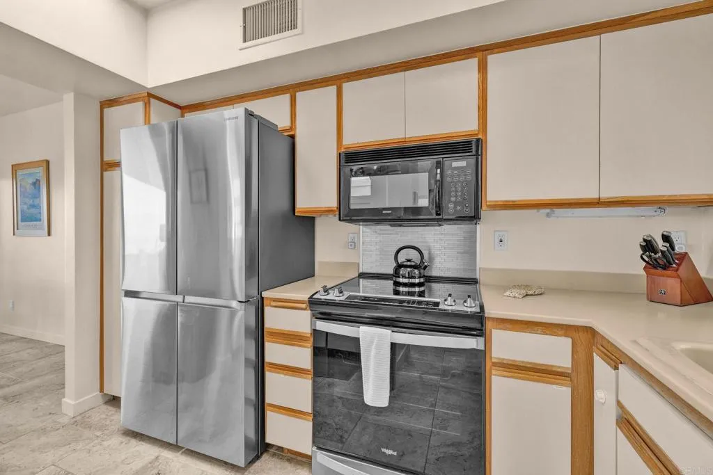 https://cdn.realtyfeed.com/cdn/127/306653750/4650347e74f14f30201618bceadc3d87.webp