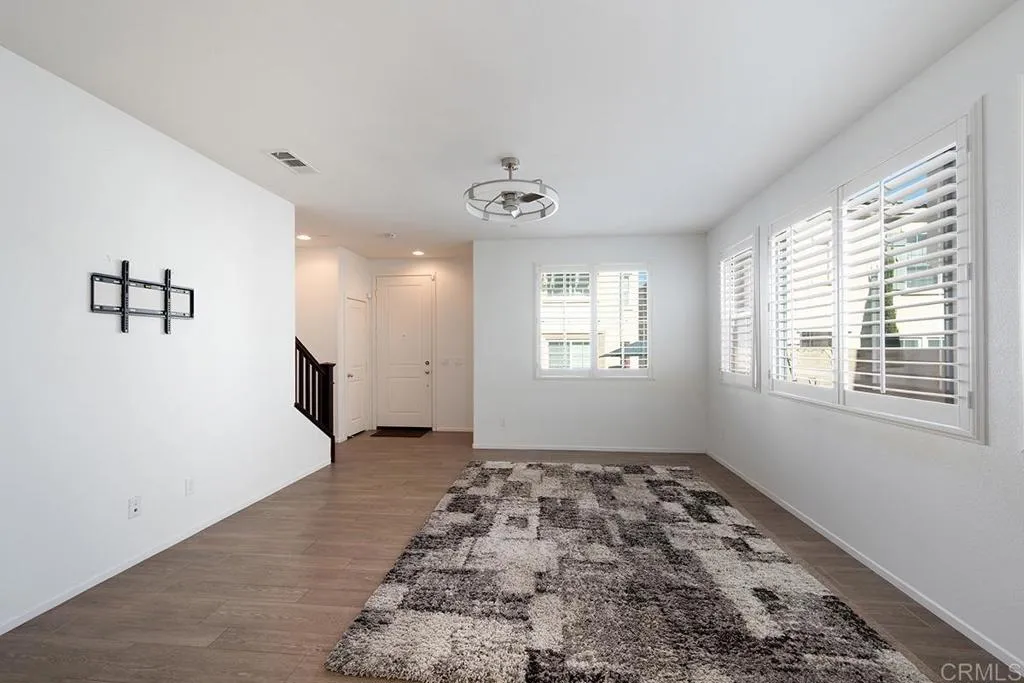https://cdn.realtyfeed.com/cdn/127/306653783/50d61e311af9d6281a7b2af3cd1b7309.webp