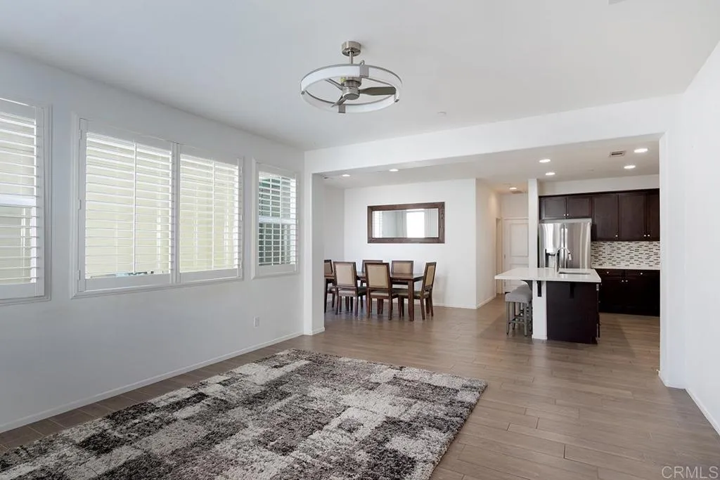 https://cdn.realtyfeed.com/cdn/127/306653783/643a43e5fda907b514134319d155fcbe.webp