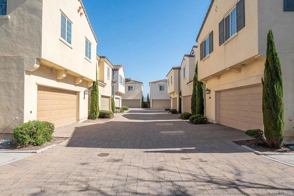 https://cdn.realtyfeed.com/cdn/127/306653783/a4a6ce720aa3966e81765329a96d2211.webp