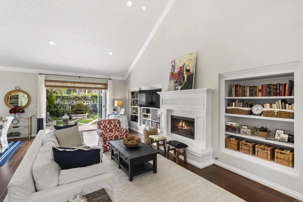 https://cdn.realtyfeed.com/cdn/127/306653784/33c2203ef64dcd9c38a3cb8283e634eb.webp