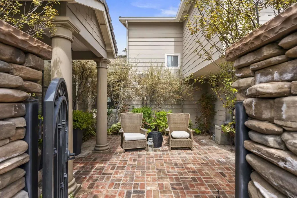 https://cdn.realtyfeed.com/cdn/127/306653784/78ad19b5e861b27fc378922a0cdc1bfe.webp