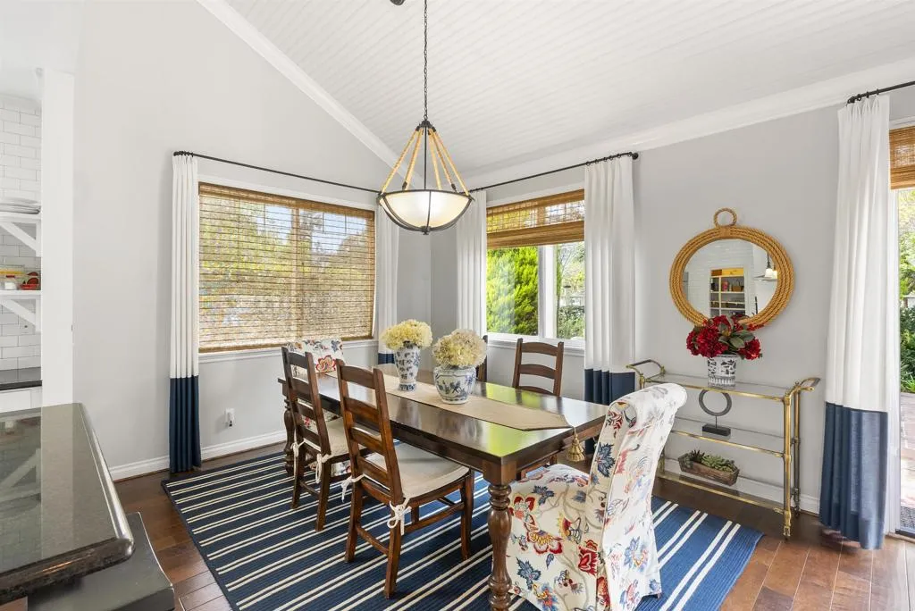 https://cdn.realtyfeed.com/cdn/127/306653784/8670628c06cbe181de6861f0df54b262.webp