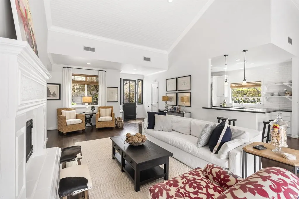 https://cdn.realtyfeed.com/cdn/127/306653784/c45a97bf250229e2e4640aff39687f08.webp