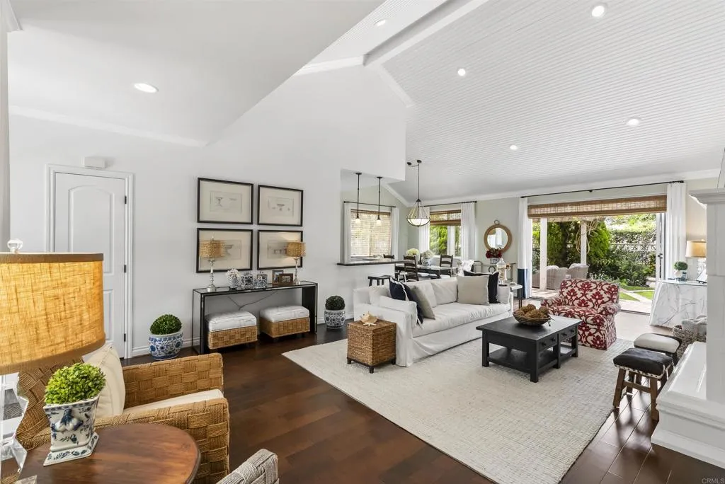 https://cdn.realtyfeed.com/cdn/127/306653784/cae072691d90f98ffba87d804374f344.webp