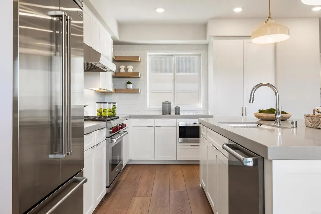 https://cdn.realtyfeed.com/cdn/127/306653785/9b3d8812df71c857cb7e822267081853.webp