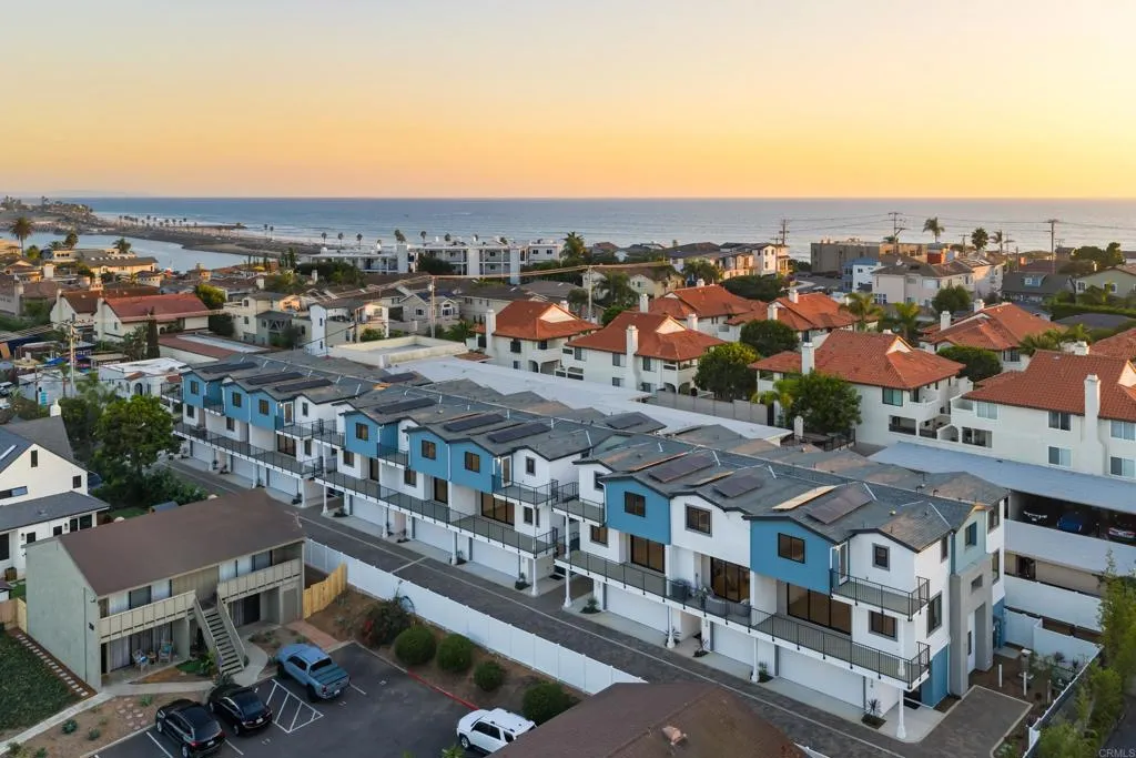 https://cdn.realtyfeed.com/cdn/127/306653785/a6ca361d261b90af533ef97116bd5e59.webp