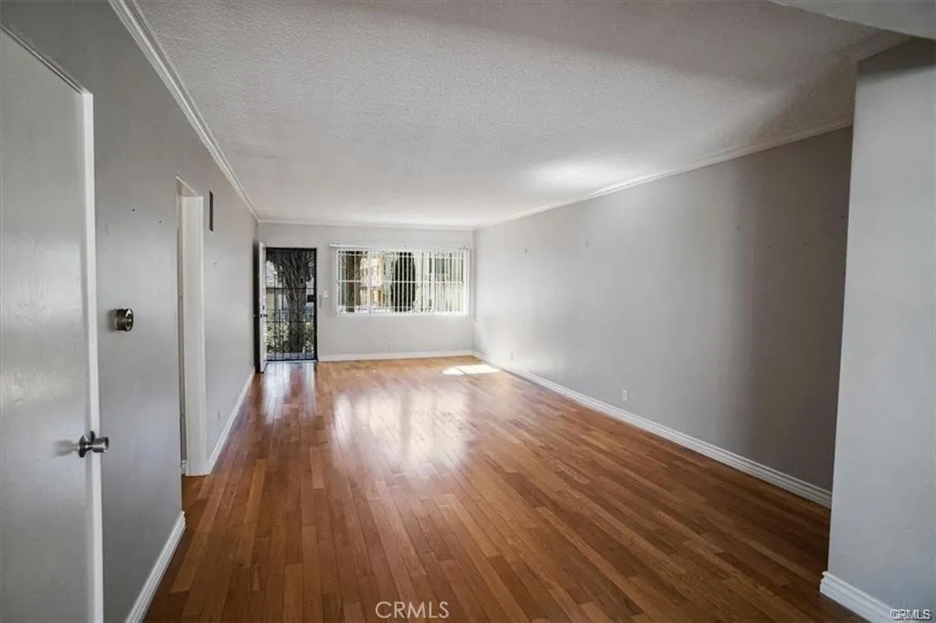 Los Angeles, CA 90027