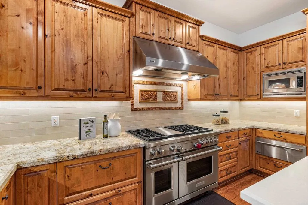 https://cdn.realtyfeed.com/cdn/127/306653846/f188528f912659905ffacba2e247f139.webp