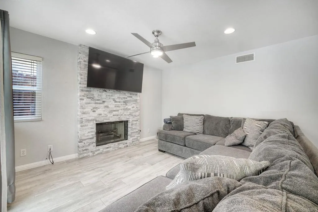 https://cdn.realtyfeed.com/cdn/127/306653884/361519eaea310105d21f326239507250.webp