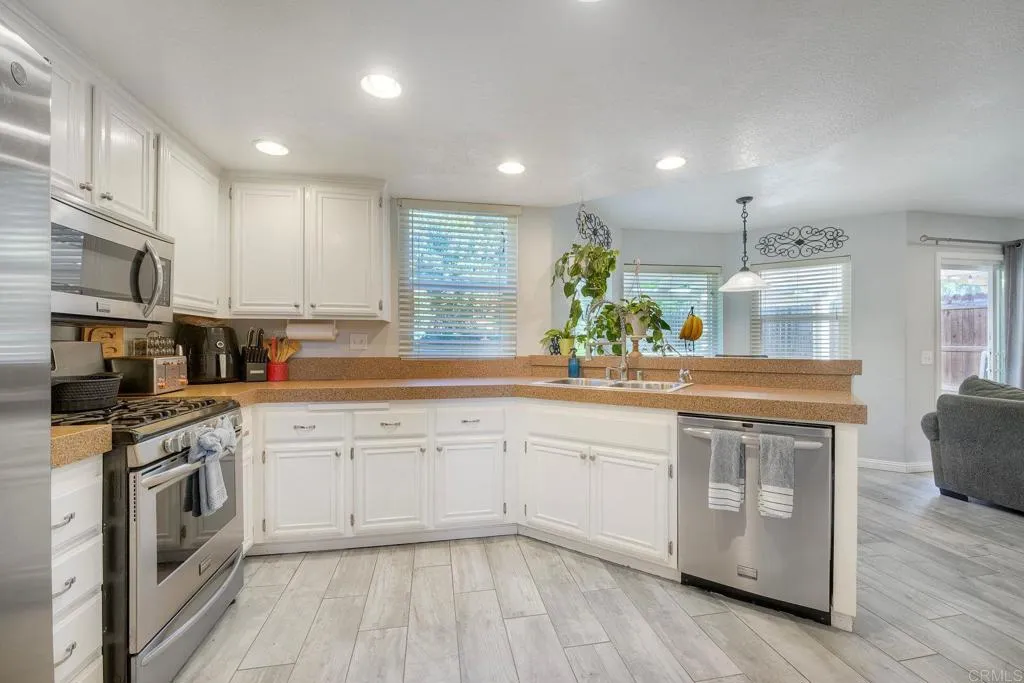 https://cdn.realtyfeed.com/cdn/127/306653884/c7998ca74a098e9c6fd1286ff4b78de4.webp