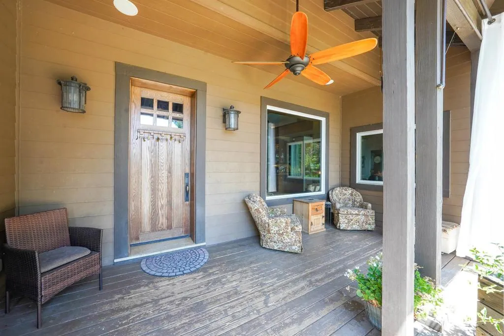https://cdn.realtyfeed.com/cdn/127/306653989/1a739669718f3a995354ebfc919a6f5f.webp