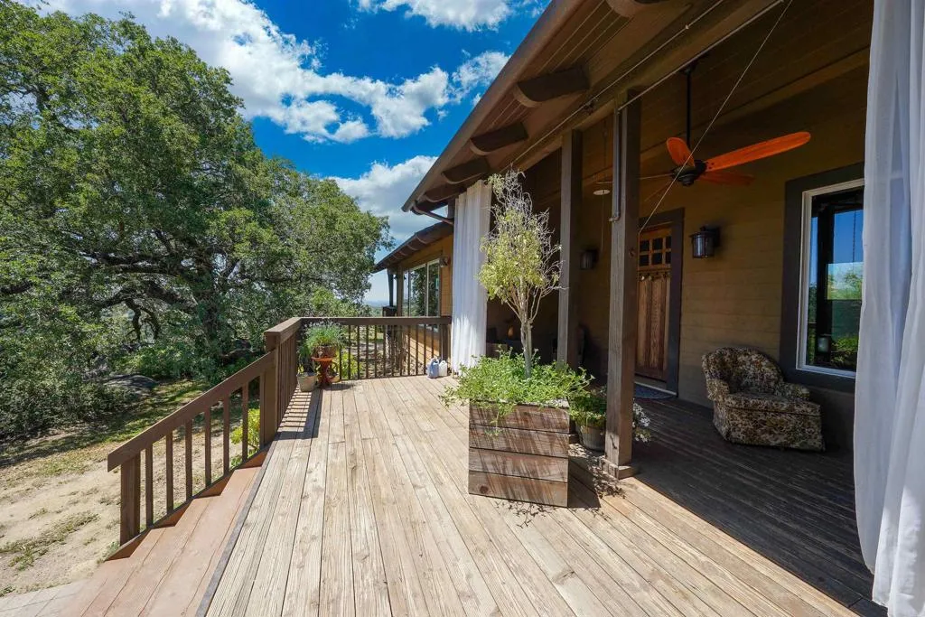 https://cdn.realtyfeed.com/cdn/127/306653989/6875374bdf7053a004d76ea769afc16c.webp