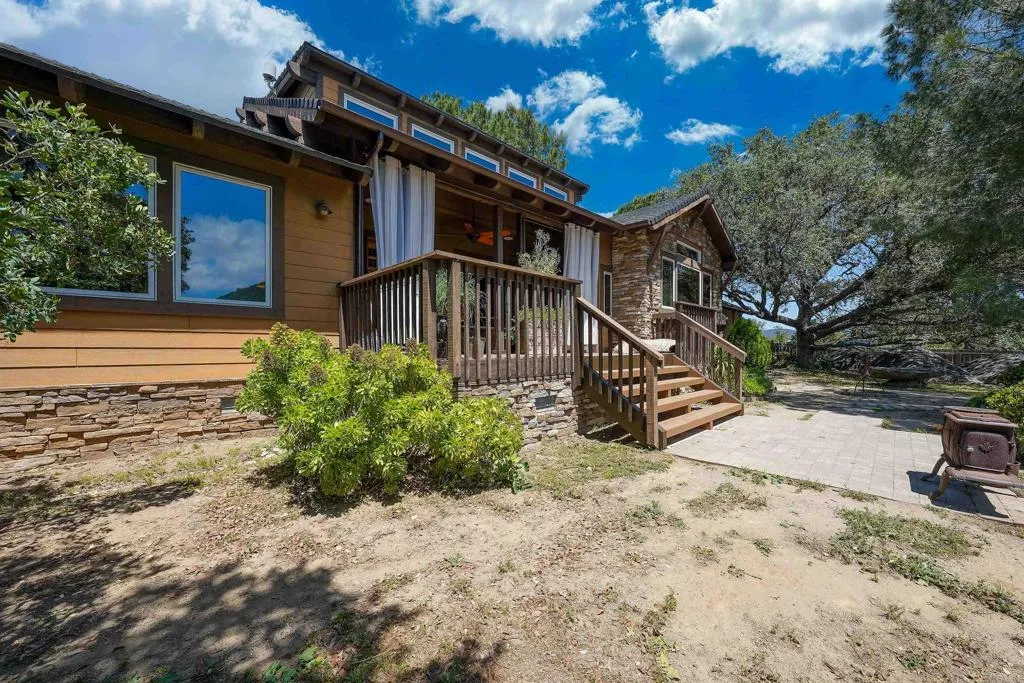 https://cdn.realtyfeed.com/cdn/127/306653989/9dd25607a19de340d57591a0a18fbff7.webp
